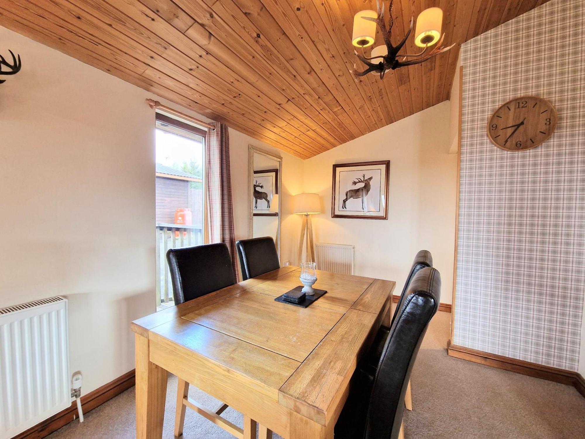 Lomond 5 With Private Hot Tub - Fife - Loch Leven - Lomond Hills - Pet Friendly Villa Kelty Buitenkant foto
