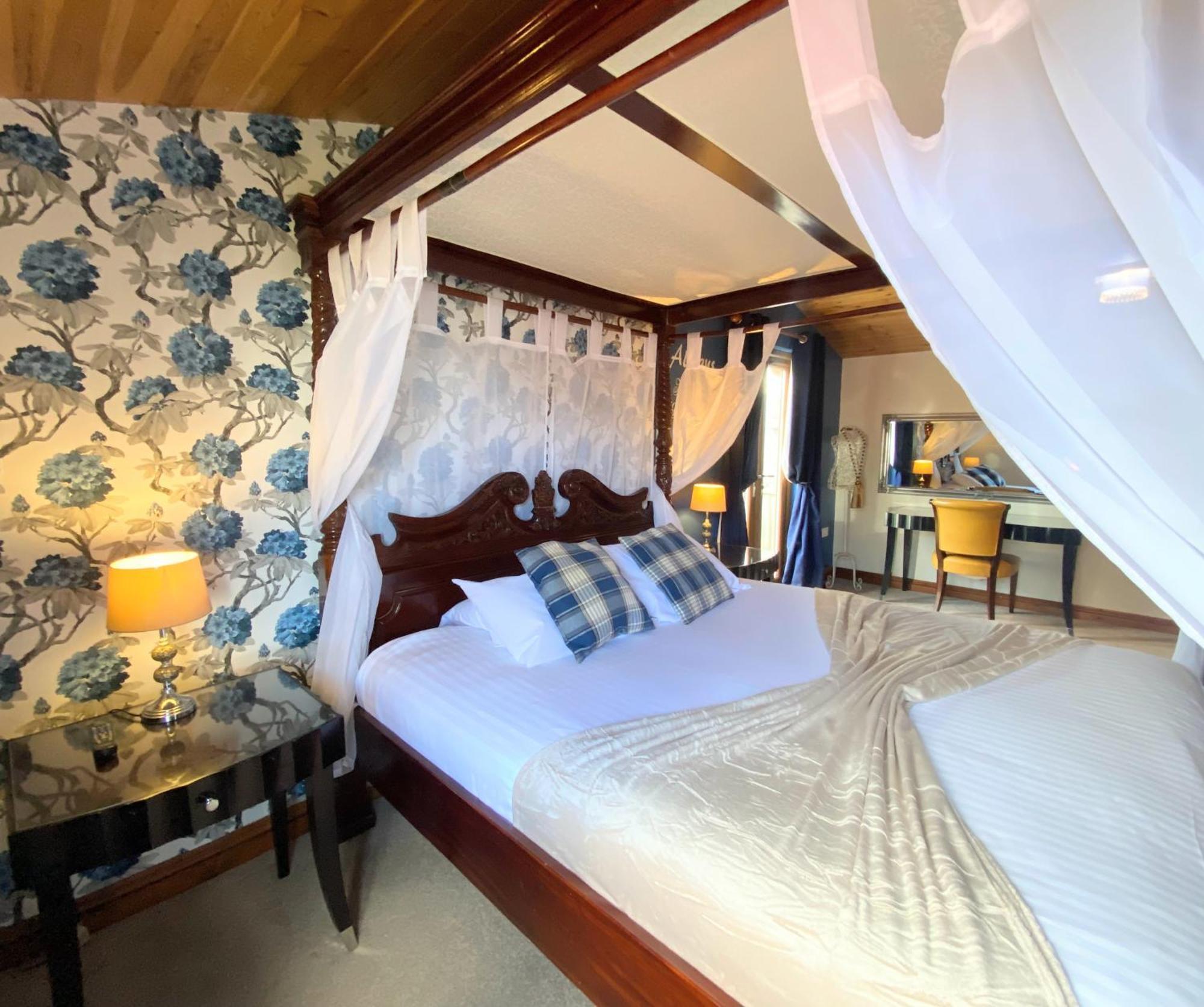 Lomond 5 With Private Hot Tub - Fife - Loch Leven - Lomond Hills - Pet Friendly Villa Kelty Buitenkant foto