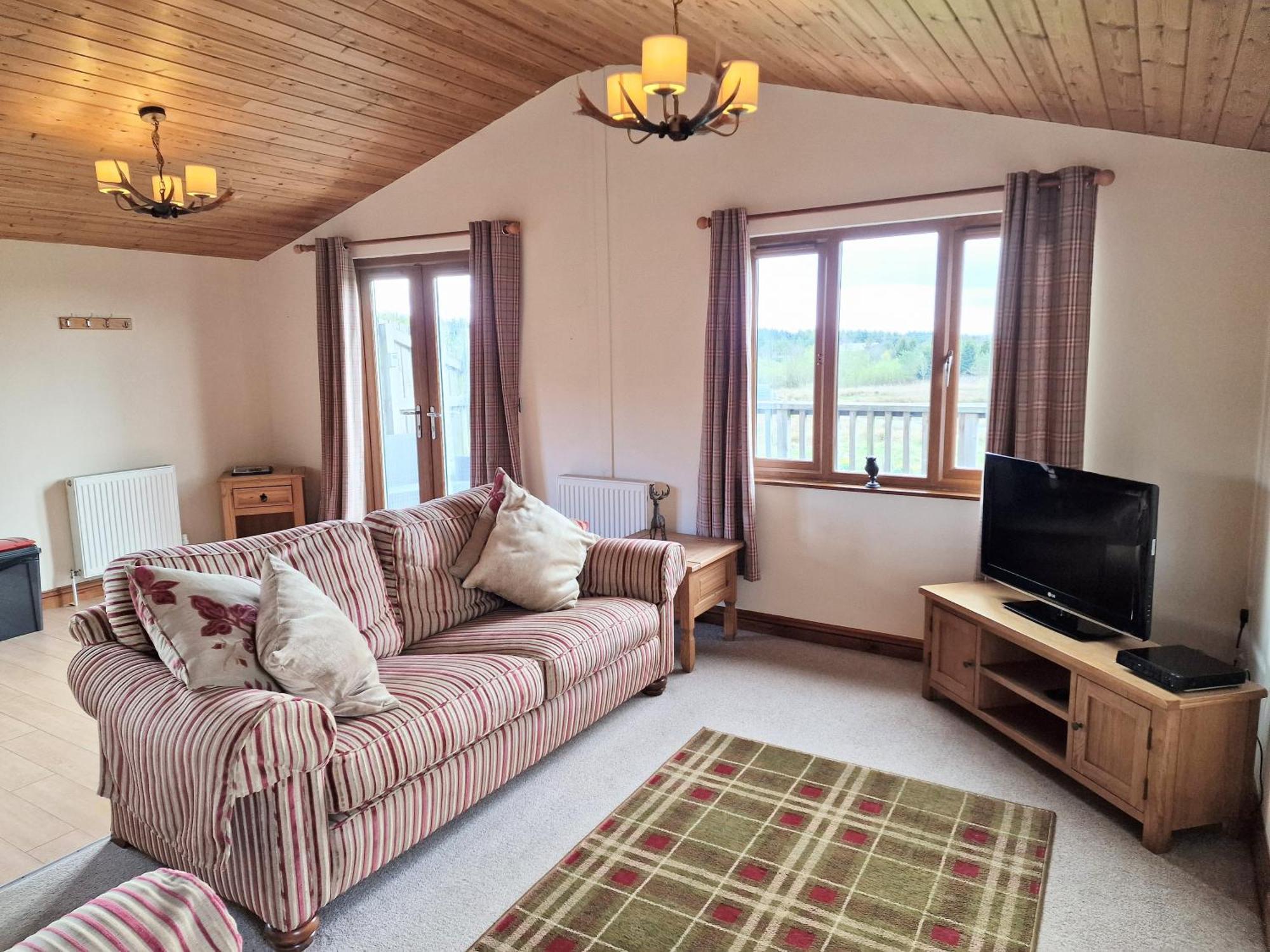 Lomond 5 With Private Hot Tub - Fife - Loch Leven - Lomond Hills - Pet Friendly Villa Kelty Buitenkant foto