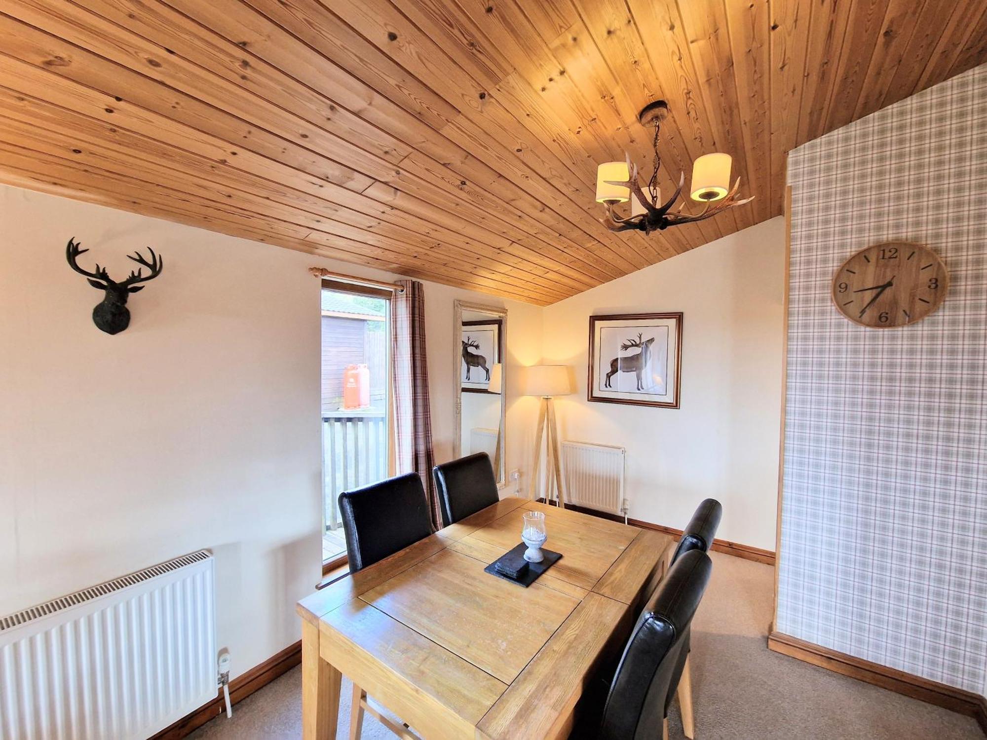 Lomond 5 With Private Hot Tub - Fife - Loch Leven - Lomond Hills - Pet Friendly Villa Kelty Buitenkant foto