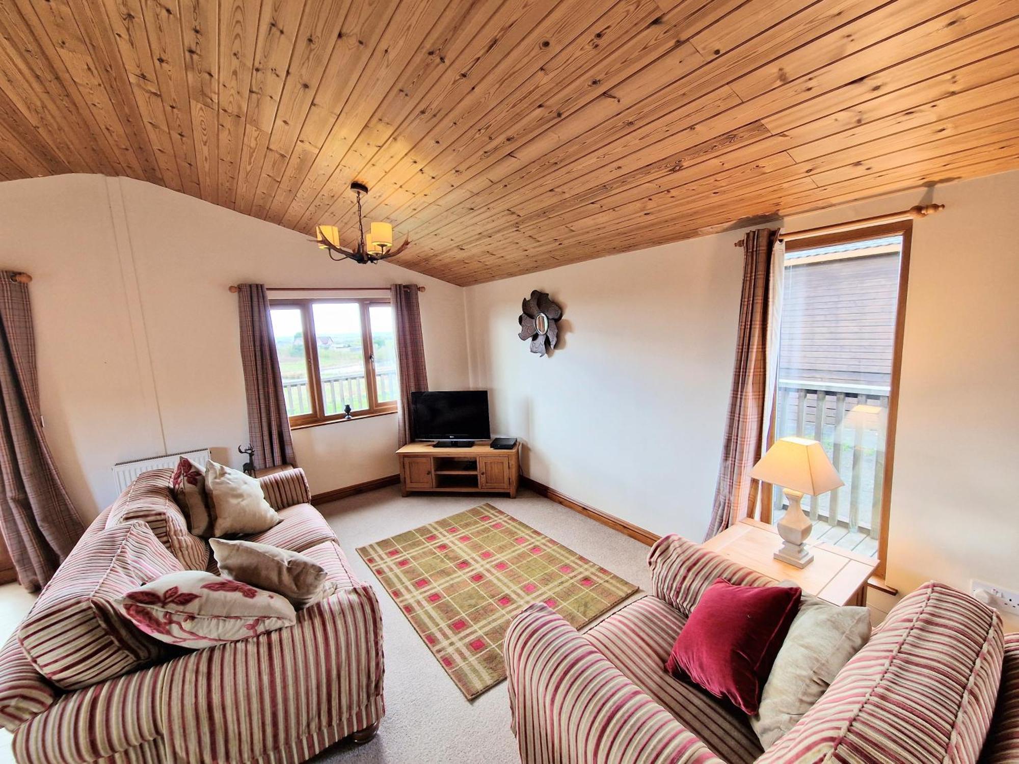Lomond 5 With Private Hot Tub - Fife - Loch Leven - Lomond Hills - Pet Friendly Villa Kelty Buitenkant foto